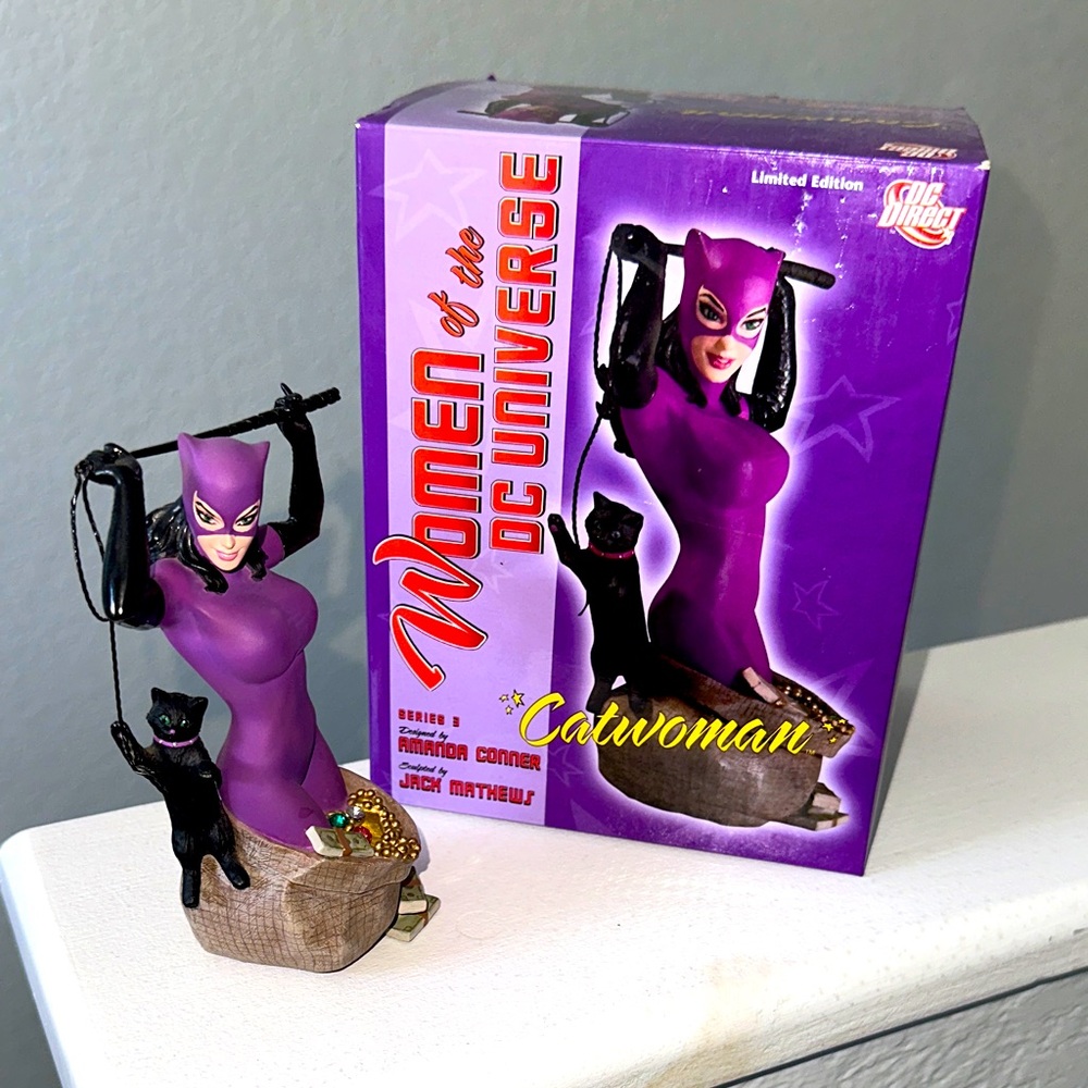 SIGNED CATWOMAN BUST WOMEN OF THE DC UNIVERSE SERIES 3 AMANDA CONNER SIGNED